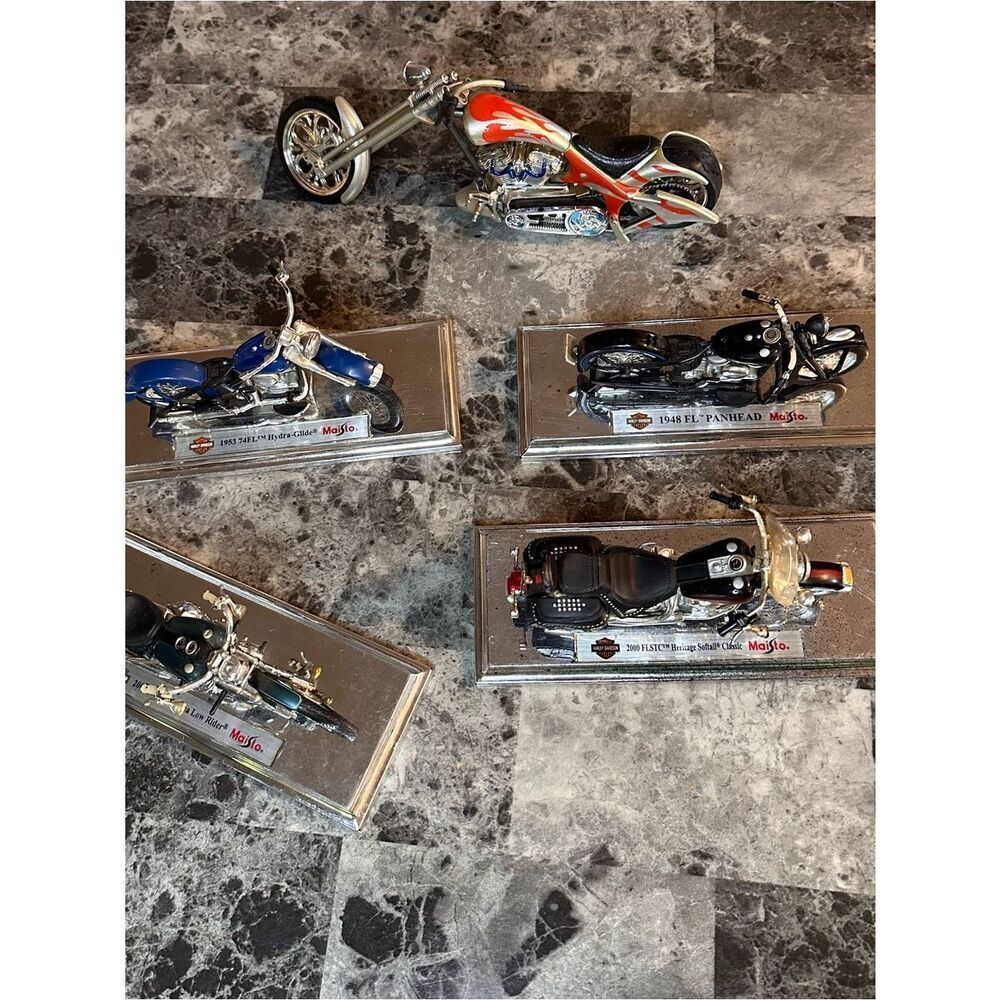 Harley-Davidson Die-CastโMotorcycle Set - Red, Blue, Black, Silver collection